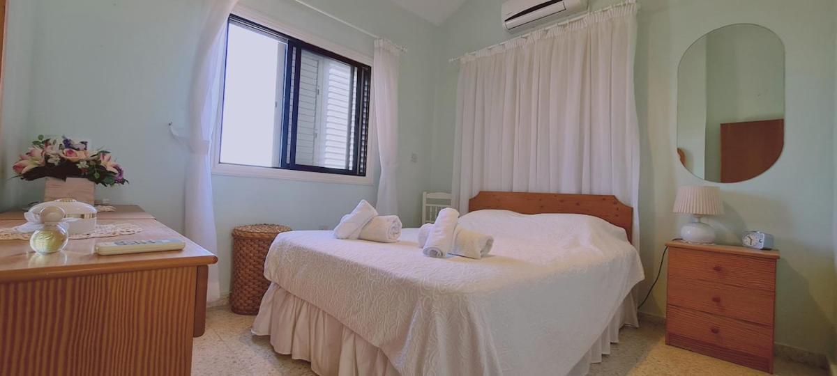 Stay Swallow'S Nest Villa 아이아 나파 외부 사진